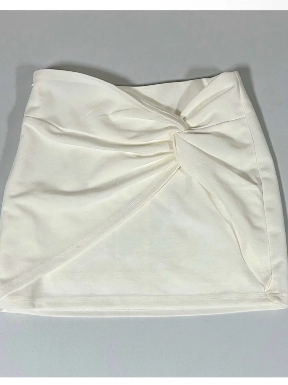 White Ruched Bodycon Mini Skirt Bottoms Size S 🤍✨ #bodycon #y2k #skirt #party